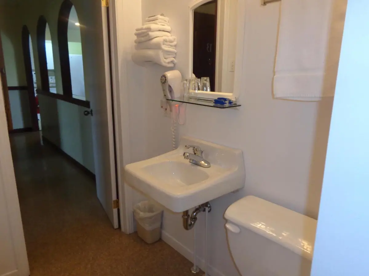 Happy Motel 10
